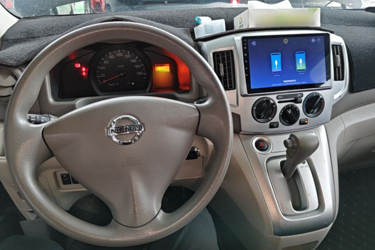 Used Nissan NV200 2016 Revised Version 1.6L CVT Luxury Edition Center Console