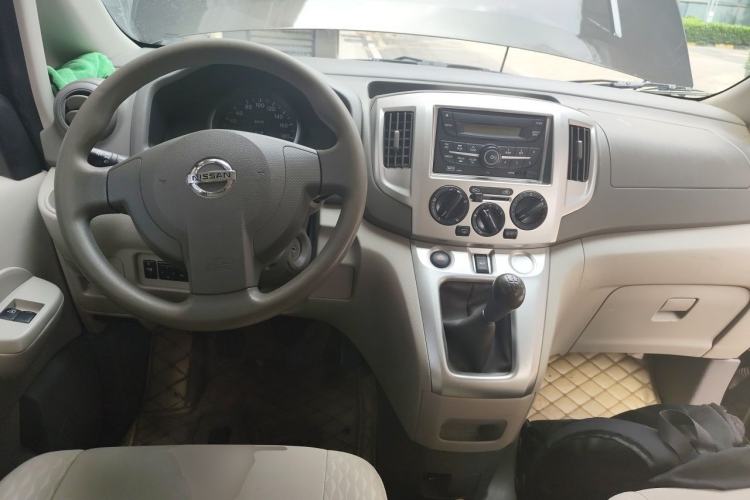 Used Nissan NV200 2016 Revised Version 1.6L Manual Luxury Edition Center Console