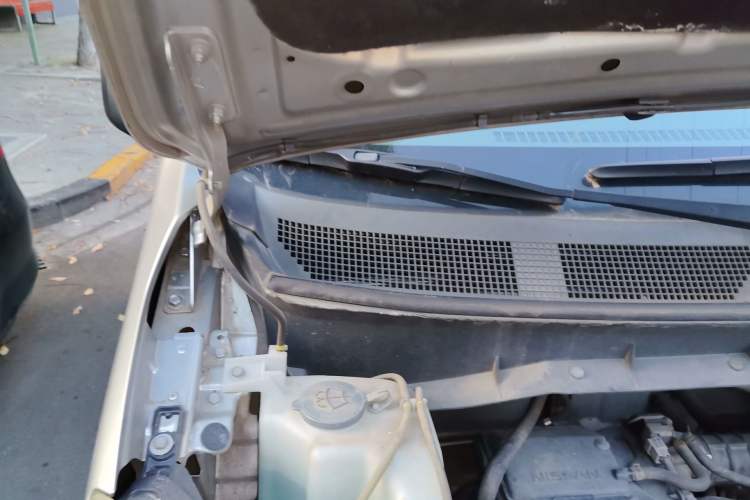 Used Nissan NV200 2016 1.6L CVT Luxury Model Engine Bay Right