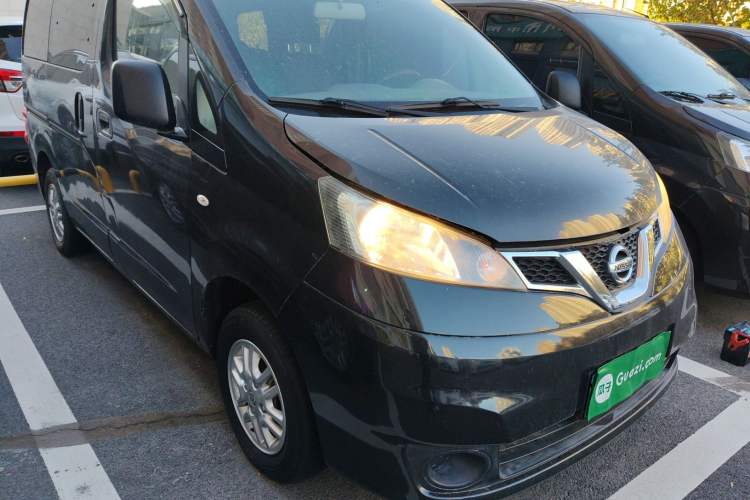 Used Nissan NV200 2016 Revised Version 1.6L Manual Luxury Edition Front Right 45 Deg