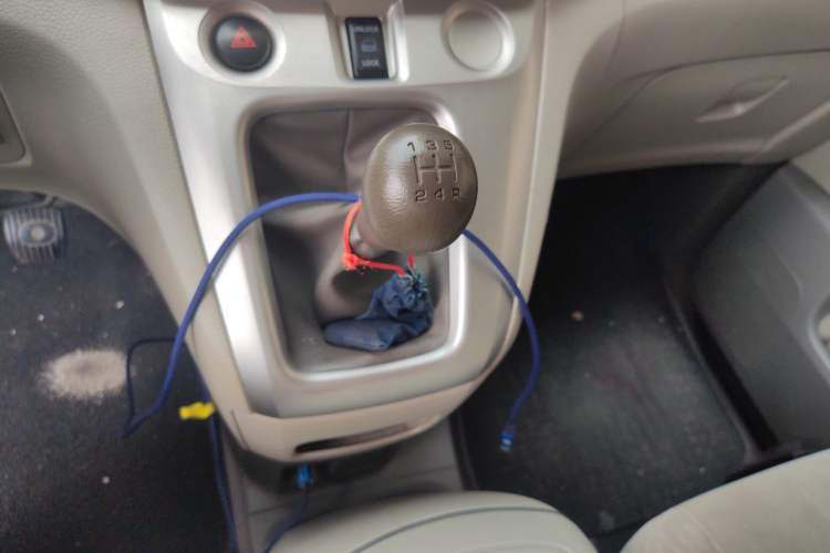 Used Nissan NV200 2016 Revised Version 1.6L Manual Luxury Edition Gear Lever