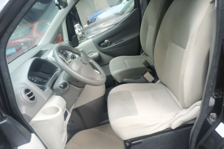 Used Nissan NV200 2016 Revised Version 1.6L CVT Luxury Edition Left Front Seat