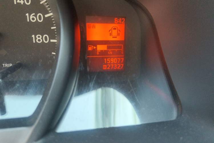 Used Nissan NV200 2016 Revised Version 1.6L Manual Luxury Edition Odometer Close Up