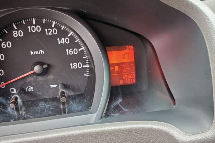 Used Nissan NV200 2016 Revised Version 1.6L Manual Luxury Edition Odometer Close Up