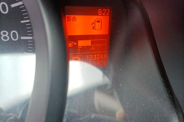 Used Nissan NV200 2016 Revised Version 1.6L CVT Luxury Edition Odometer Close Up
