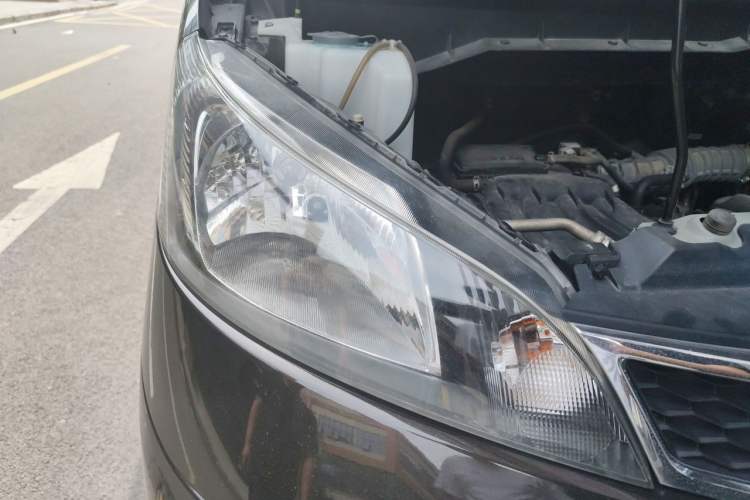 Used Nissan NV200 2016 Revised Version 1.6L Manual Luxury Edition Right Front Headlight