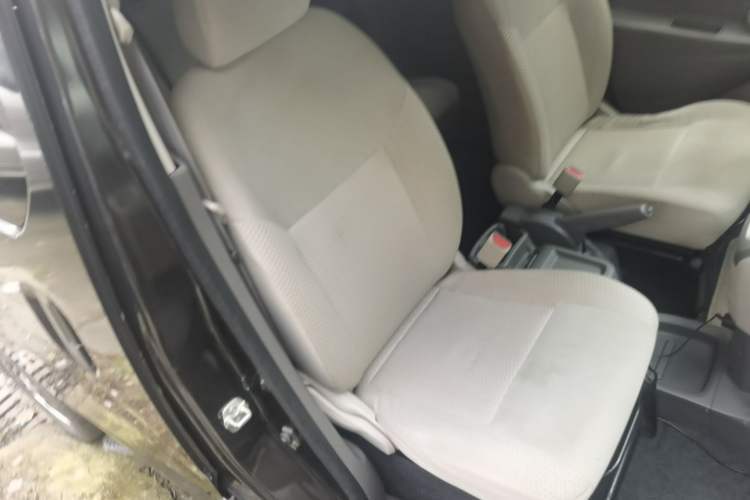 Used Nissan NV200 2016 Revised Version 1.6L CVT Luxury Edition Right Front Seat