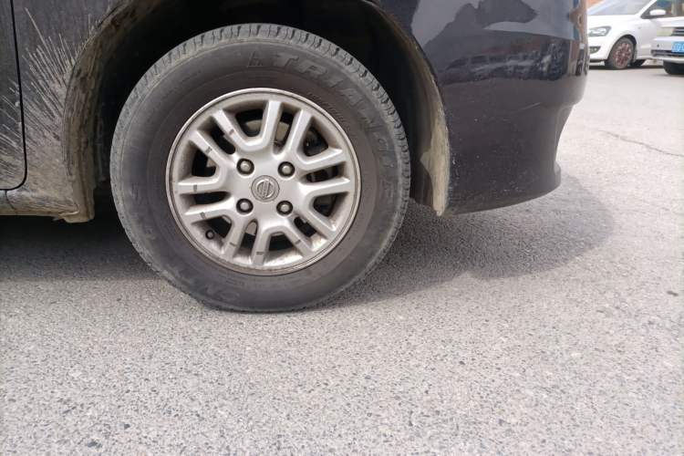 Used Nissan NV200 2016 Revised Version 1.6L CVT Luxury Edition Right Front Wheel Hub