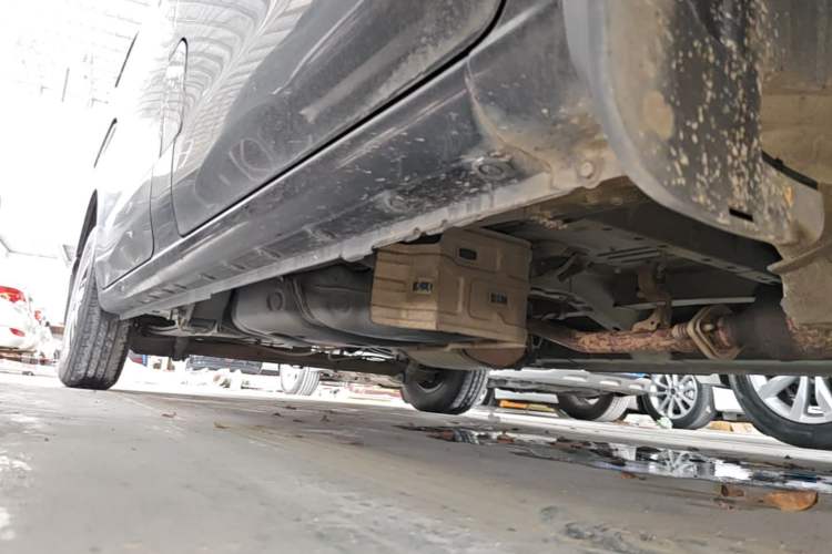 Used Nissan NV200 2016 Revised Version 1.6L CVT Luxury Edition Right Side Sill