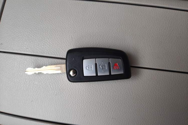 Used Nissan NV200 2016 Revised Version 1.6L Manual Luxury Edition Vehicle Key