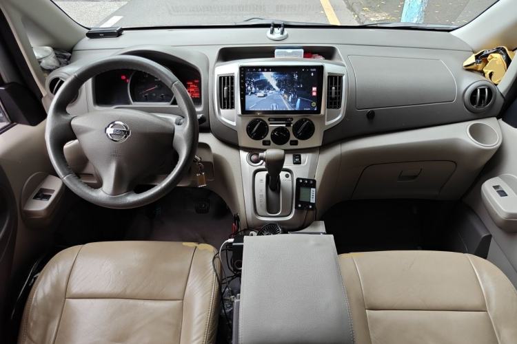 Used Nissan NV200 2016 Revised Version 1.6L CVT Luxury Edition Center Console