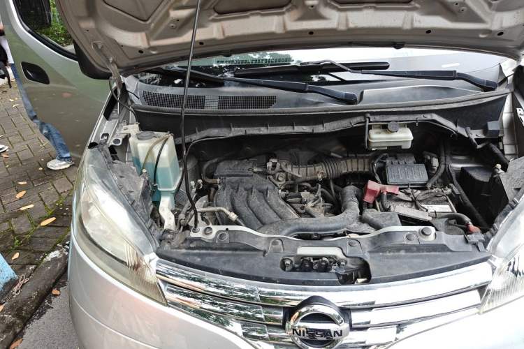 Used Nissan NV200 2016 Revised Version 1.6L CVT Luxury Edition Engine Bay Right