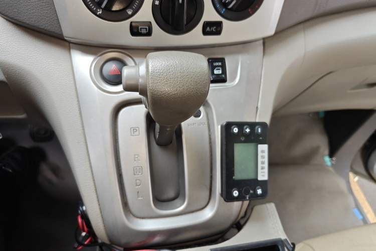 Used Nissan NV200 2016 Revised Version 1.6L CVT Luxury Edition Gear Lever