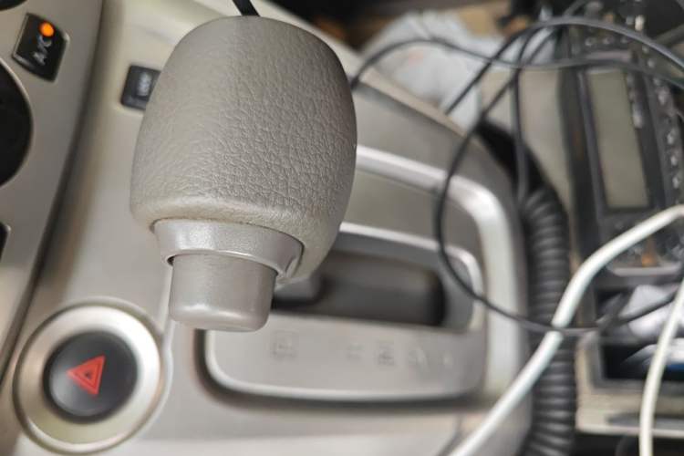 Used Nissan NV200 2016 Revised Version 1.6L CVT Luxury Edition Gear Lever