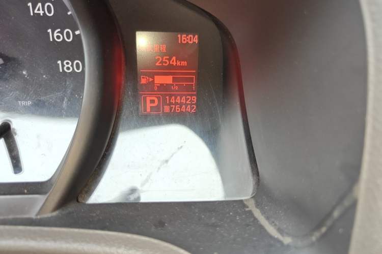 Used Nissan NV200 2016 Revised Version 1.6L CVT Luxury Edition Odometer Close Up