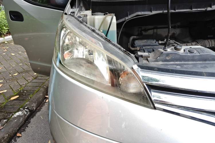 Used Nissan NV200 2016 Revised Version 1.6L CVT Luxury Edition Right Front Headlight