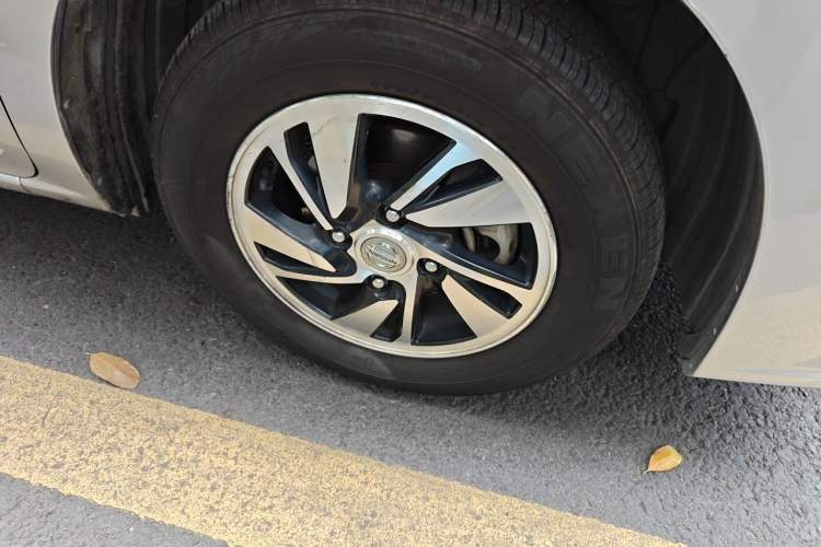 Used Nissan NV200 2016 Revised Version 1.6L CVT Luxury Edition Right Front Wheel Hub