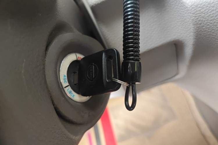 Used Nissan NV200 2016 Revised Version 1.6L CVT Luxury Edition Vehicle Key