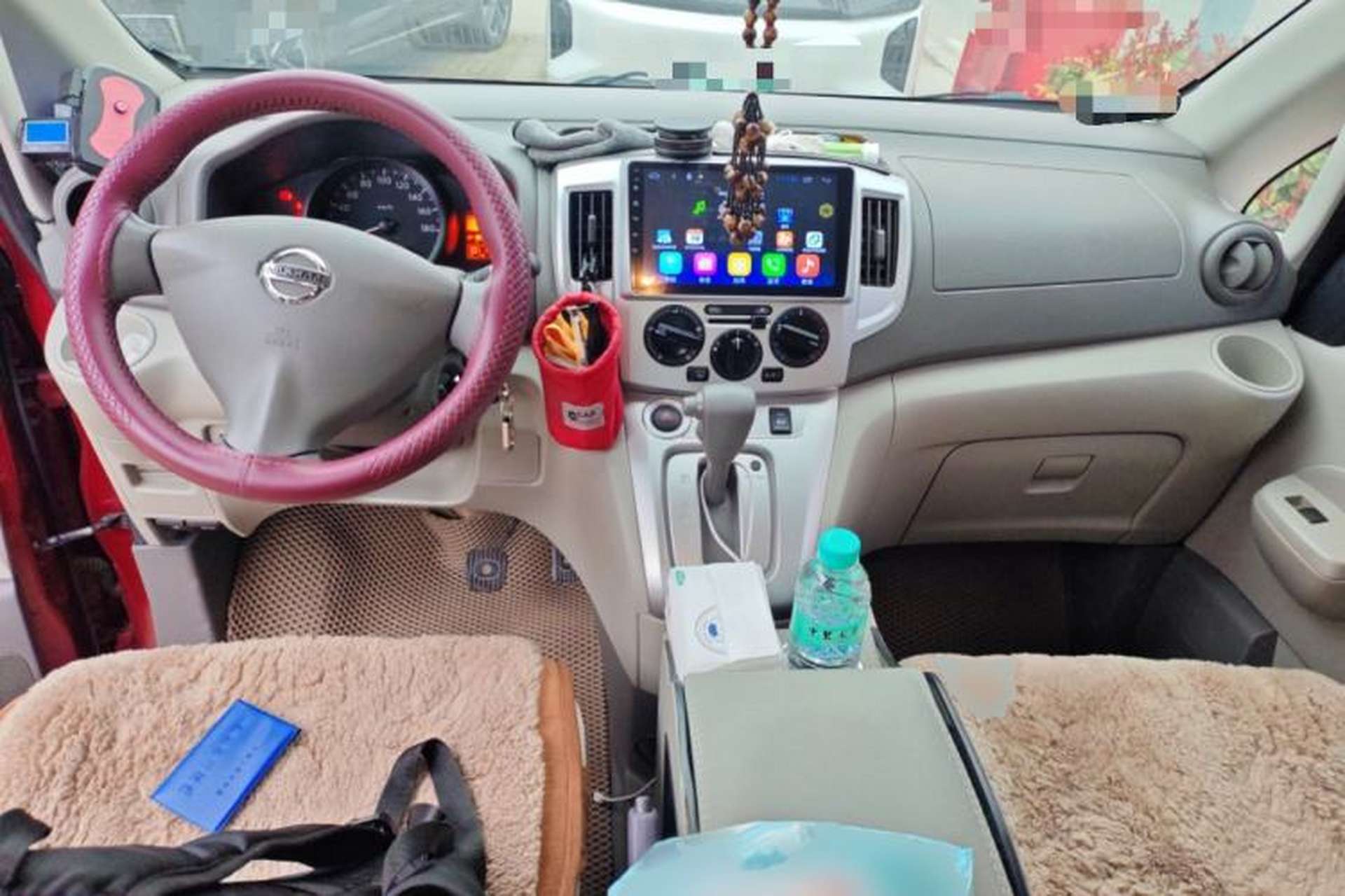 Used Nissan NV200 2016 Revised Version 1.6L CVT Luxury Edition Center Console