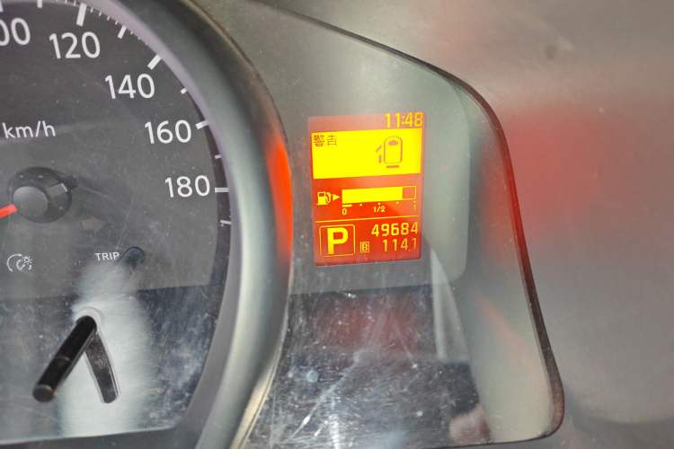 Used Nissan NV200 2016 Revised Version 1.6L CVT Luxury Edition Odometer Close Up
