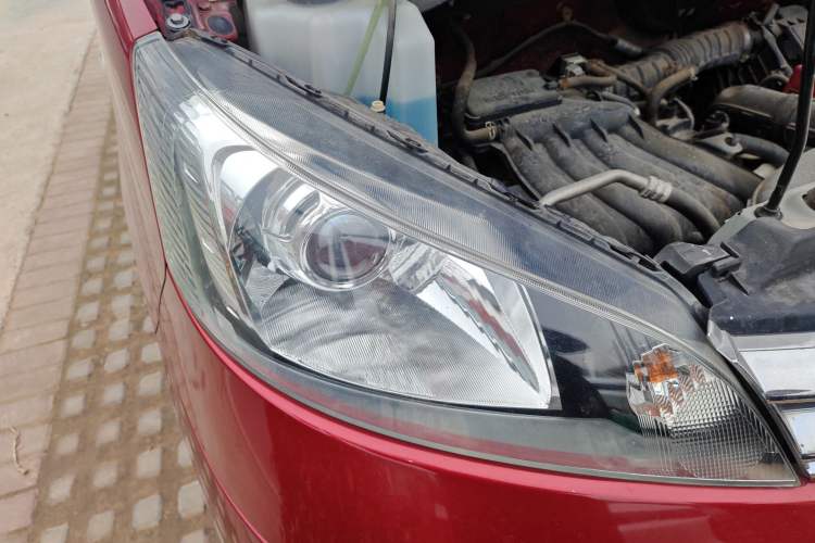 Used Nissan NV200 2016 Revised Version 1.6L CVT Luxury Edition Right Front Headlight