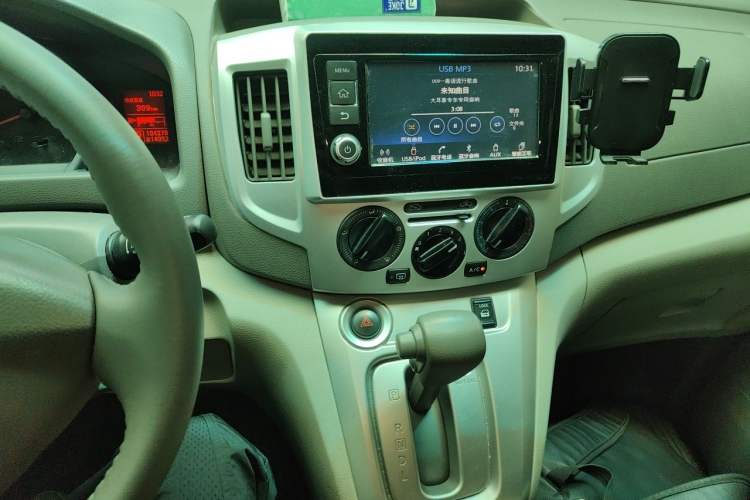 Used Nissan NV200 2016 Revised Version 1.6L CVT Luxury Edition Audio And AC Panel