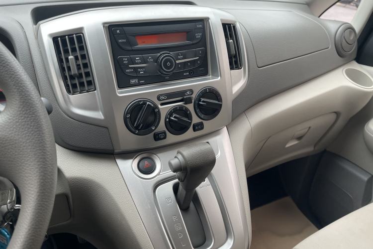 Used Nissan NV200 2016 Revised Version 1.6L CVT Luxury Edition Audio And AC Panel