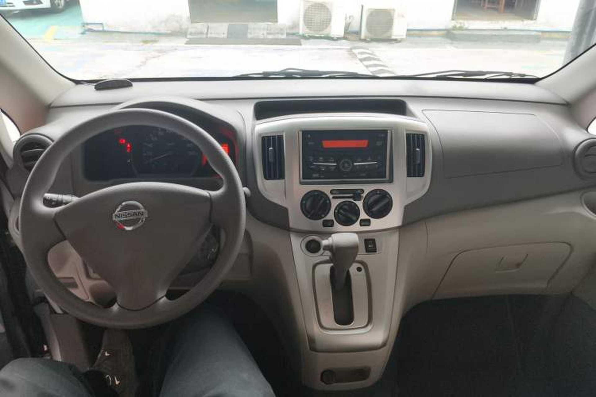 Used Nissan NV200 2016 Revised Version 1.6L CVT Luxury Edition Center Console