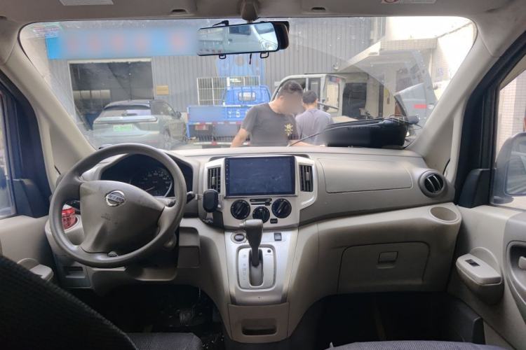 Used Nissan NV200 2016 Revised Version 1.6L CVT Luxury Edition Center Console