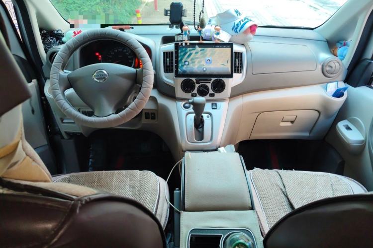 Used Nissan NV200 2016 1.6L CVT Luxury Model Center Console