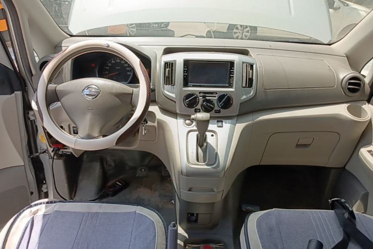 Used Nissan NV200 2016 Revised Version 1.6L CVT Luxury Edition Center Console