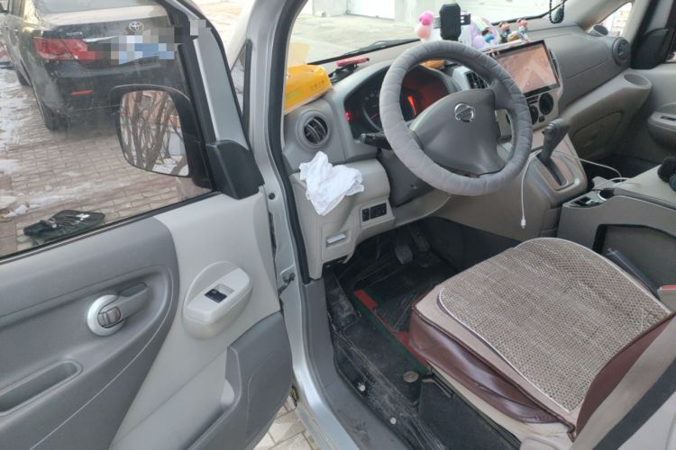 Used Nissan NV200 2016 Revised Version 1.6L CVT Deluxe Edition Driver Seat