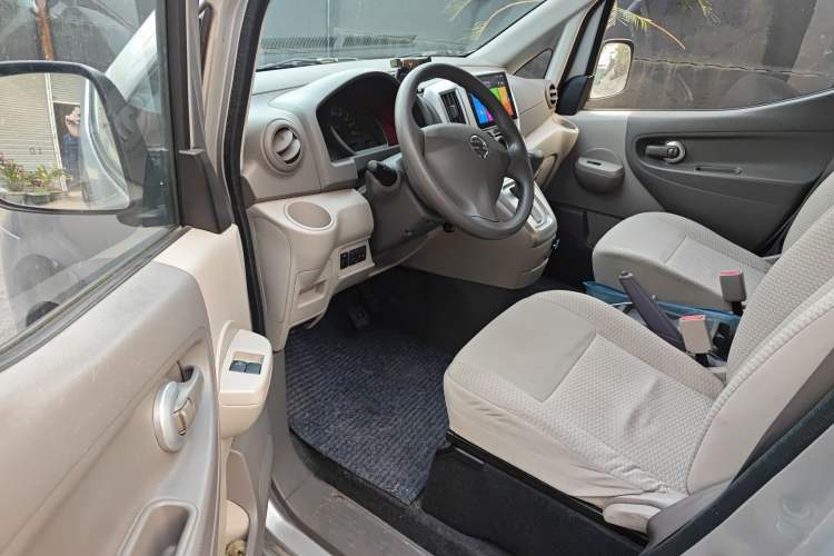 Used Nissan NV200 2016 Revised Version 1.6L CVT Luxury Edition Driver Seat