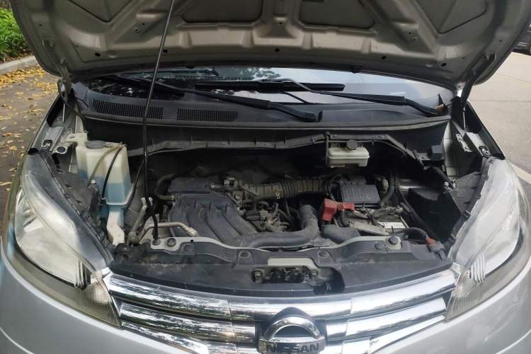 Used Nissan NV200 2016 Revised Version 1.6L CVT Luxury Edition Engine Bay