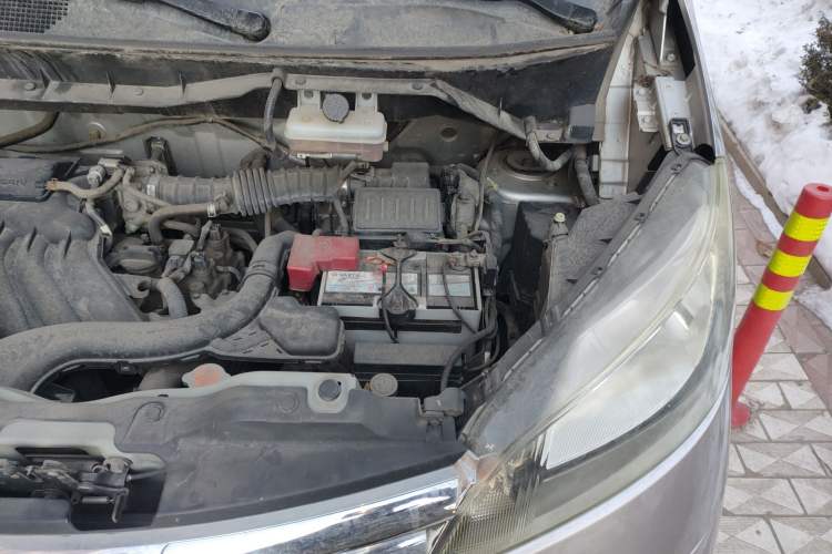 Used Nissan NV200 2016 Revised Version 1.6L CVT Deluxe Edition Engine Bay Left