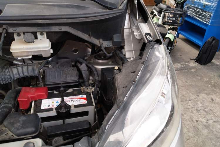 Used Nissan NV200 2016 Revised Version 1.6L CVT Luxury Edition Engine Bay Left