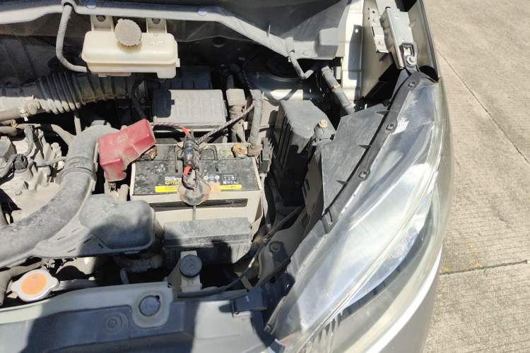 Used Nissan NV200 2016 Revised Version 1.6L CVT Luxury Edition Engine Bay Left