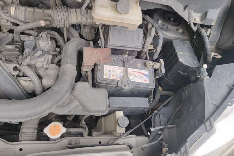 Used Nissan NV200 2016 Revised Version 1.6L CVT Luxury Edition Engine Bay Left