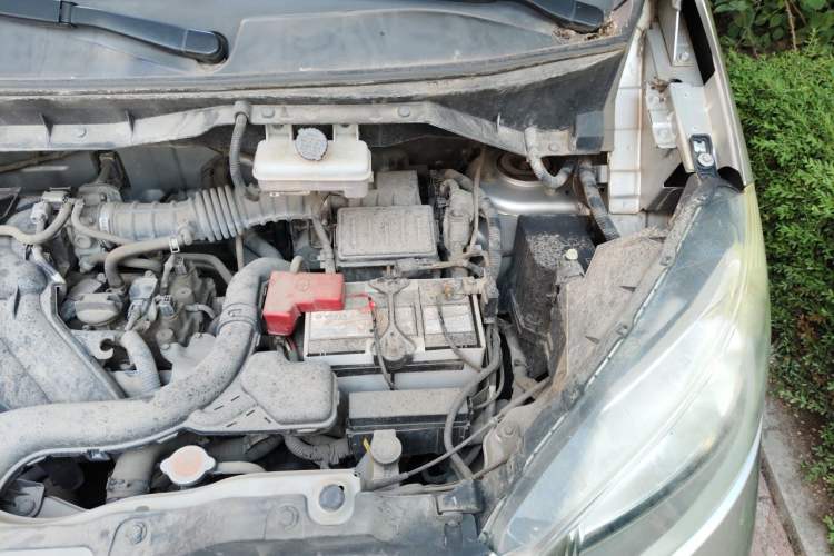 Used Nissan NV200 2016 1.6L CVT Luxury Model Engine Bay Left