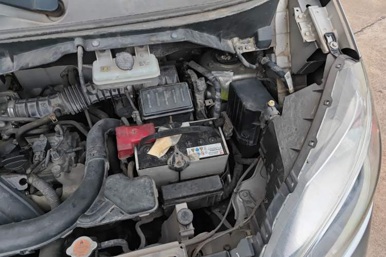 Used Nissan NV200 2016 Revised Version 1.6L CVT Luxury Edition Engine Bay Left