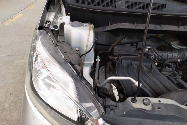 Used Nissan NV200 2016 Revised Version 1.6L CVT Luxury Edition Engine Bay Right