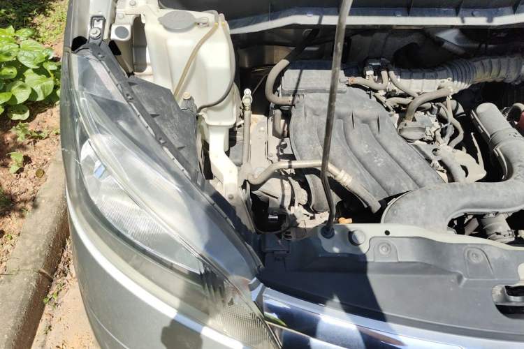 Used Nissan NV200 2016 Revised Version 1.6L CVT Luxury Edition Engine Bay Right