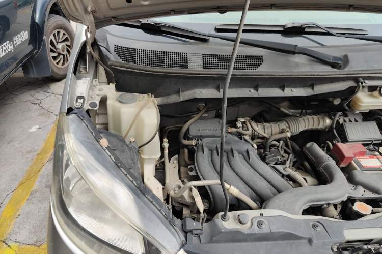 Used Nissan NV200 2016 Revised Version 1.6L CVT Luxury Edition Engine Bay Right