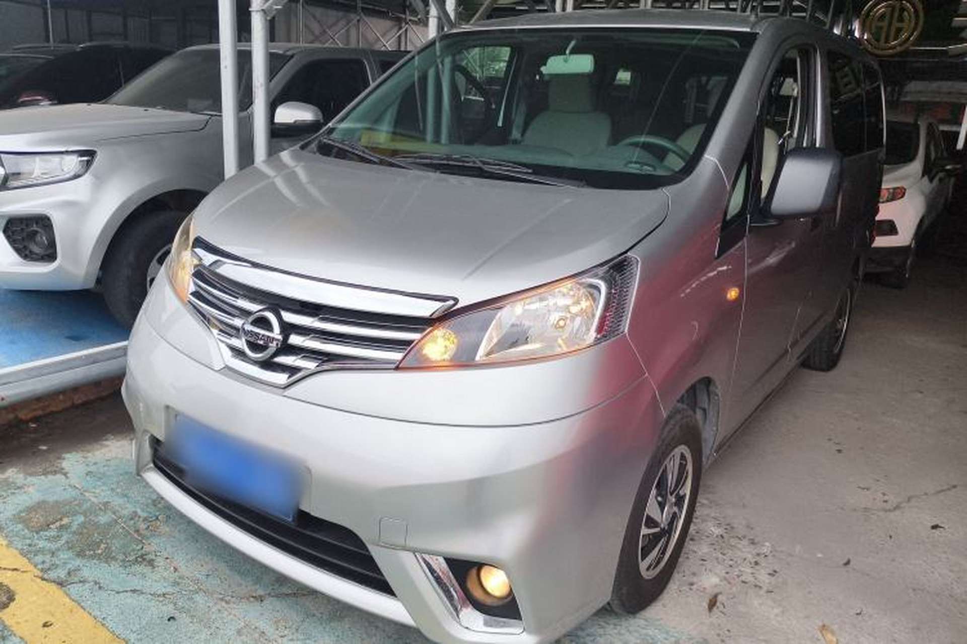 Used Nissan NV200 2016 Revised Version 1.6L CVT Luxury Edition Front Left 45 Deg