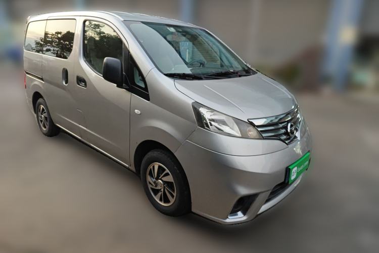 Used Nissan NV200 2016 Revised Version 1.6L CVT Luxury Edition Front Right 45 Deg