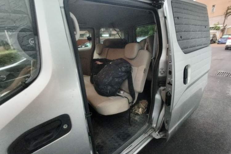 Used Nissan NV200 2016 Revised Version 1.6L Manual Luxury Edition Interior 4