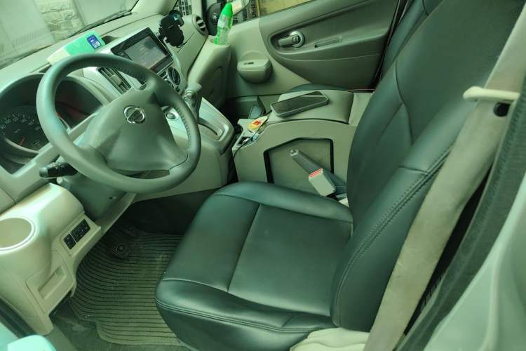 Used Nissan NV200 2016 Revised Version 1.6L CVT Luxury Edition Left Front Seat