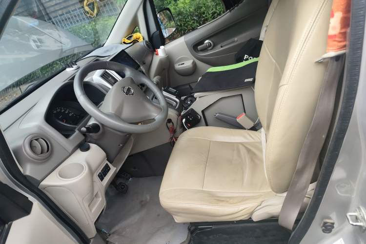 Used Nissan NV200 2016 Revised Version 1.6L CVT Luxury Edition Left Front Seat