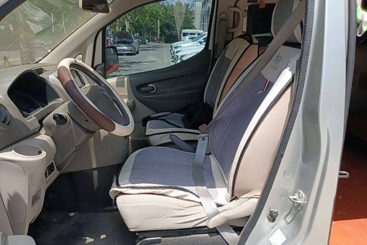 Used Nissan NV200 2016 Revised Version 1.6L CVT Luxury Edition Left Front Seat