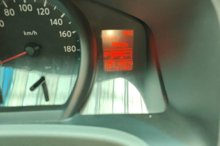 Used Nissan NV200 2016 Revised Version 1.6L CVT Luxury Edition Odometer Close Up
